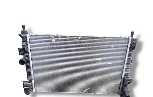 Ford Grand C-MAX Coolant radiator 8V618005CA