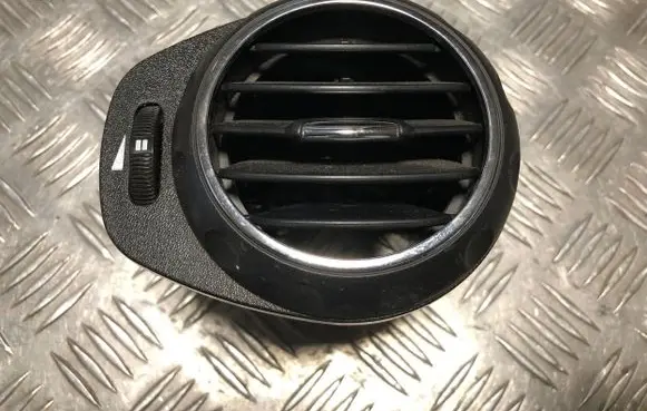 Alfa Romeo 147 Dash center air vent grill 225495