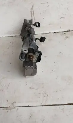 Toyota Corolla Verso AR10 Steering wheel lock 