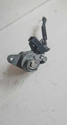 Audi A4 S4 B6 8E 8H Tailgate exterior lock 8E0827573