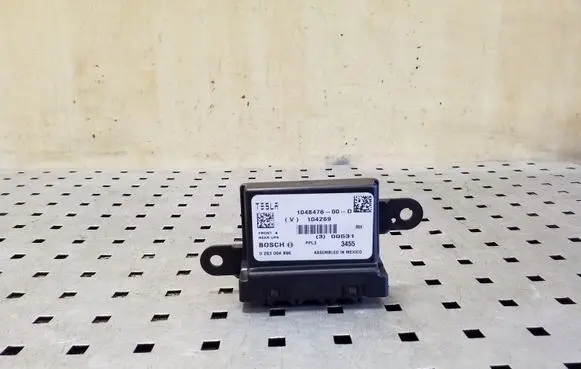 Tesla Model S Parking PDC control unit/module 104847600D