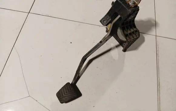 Hyundai i30 Brake pedal 