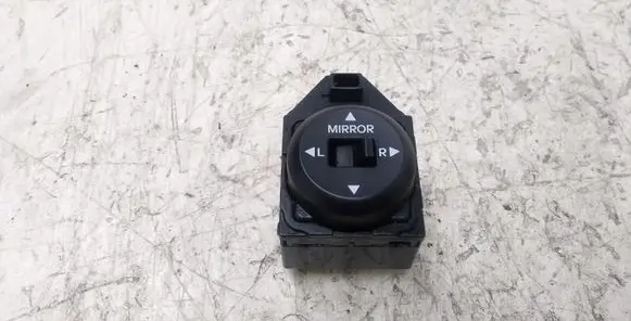 Wing mirror switch