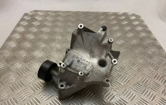 Mercedes-Benz C W205 A/C compressor mount bracket A6512340339