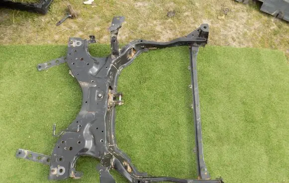 Mazda CX-30 Engine mount bracket