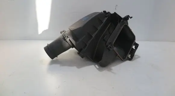Mercedes-Benz B W246 W242 Air filter box A2700900401