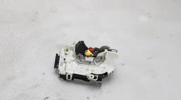 Dodge RAM 1500 DS Rear door lock P04589650AE A052111 45021171
