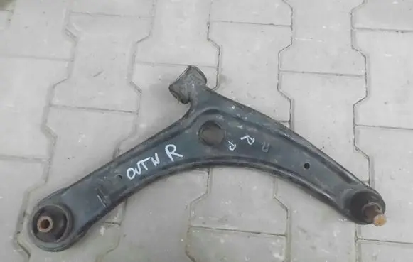 Mitsubishi Outlander Front lower control arm/wishbone 65566556
