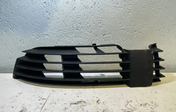 Volkswagen PASSAT B5.5 Front bumper lower grill 3B0853665H