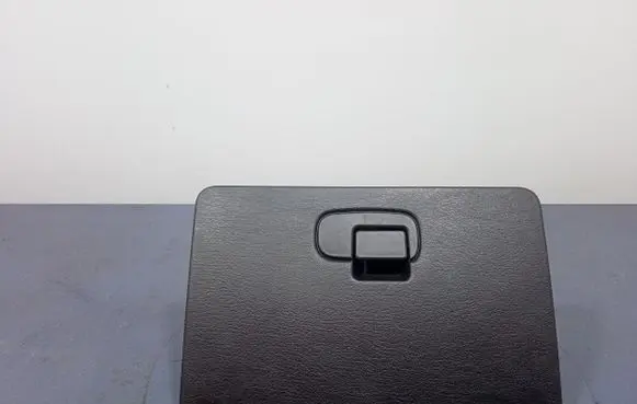 Chrysler Sebring (ST-22 - JR) Glove box