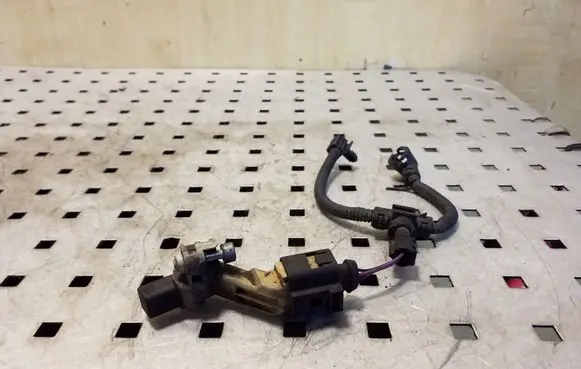 Volkswagen Touran I Crankshaft position sensor 045906433A