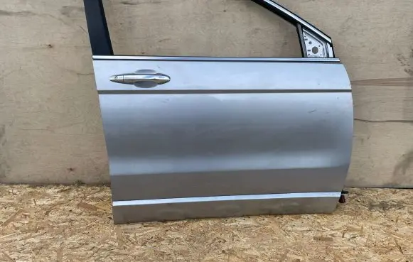 Honda CR-V Front door