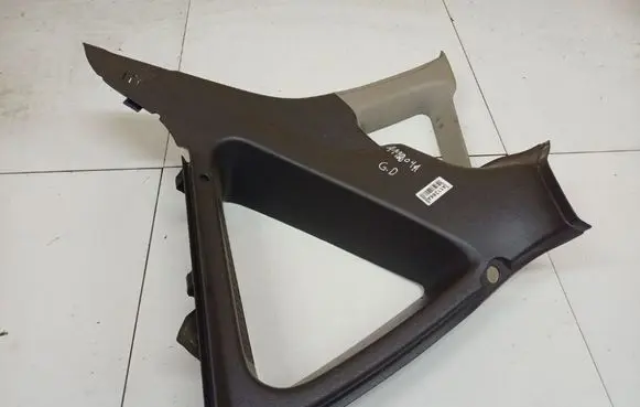 Mercedes-Benz A W168 (D) pillar trim (bottom) A1686902440