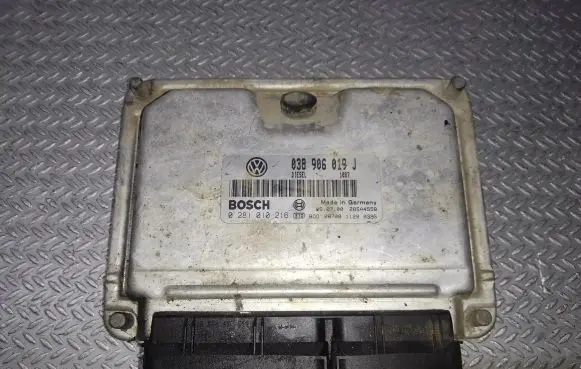 Volkswagen Sharan Engine control unit/module 038906019J 0281010216