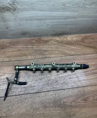 Volvo S40 Fuel main line pipe 0445215010 8658252