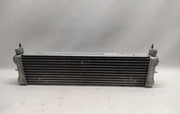 BMW M5 F90 Engine oil radiator 17212284260 7260001129 Z1619001