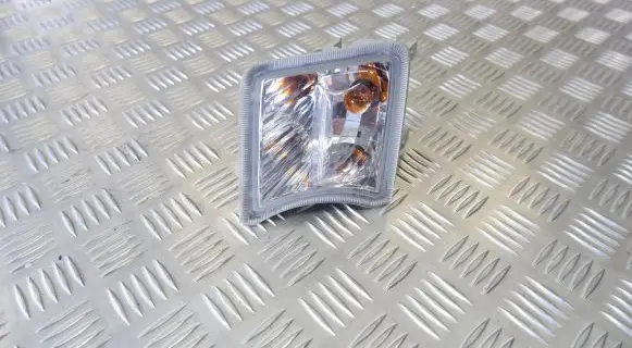 Toyota Prius (XW30) Front indicator light 8152047010