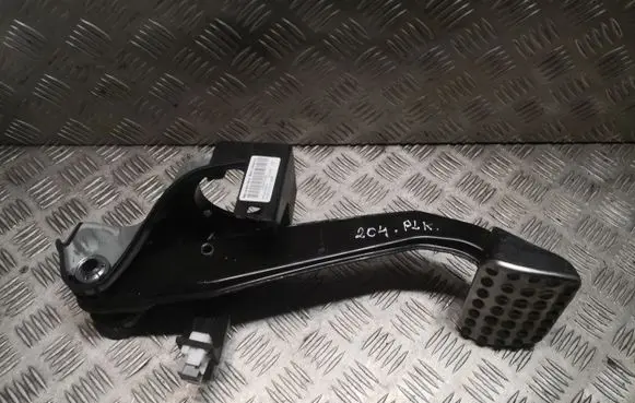 Mercedes-Benz C W204 Brake pedal 2042902301 A2042902301
