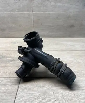Thermostat/thermostat housing
