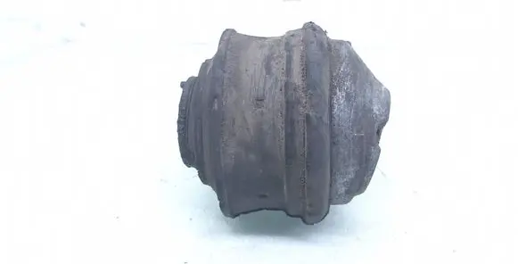 Mercedes-Benz C W203 Engine mount bracket