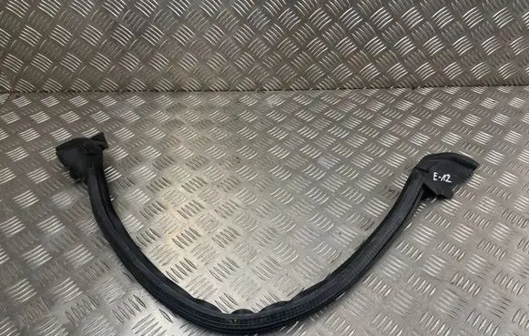 Audi Q8 Rubber seal rear door window/glass 4M8839480D