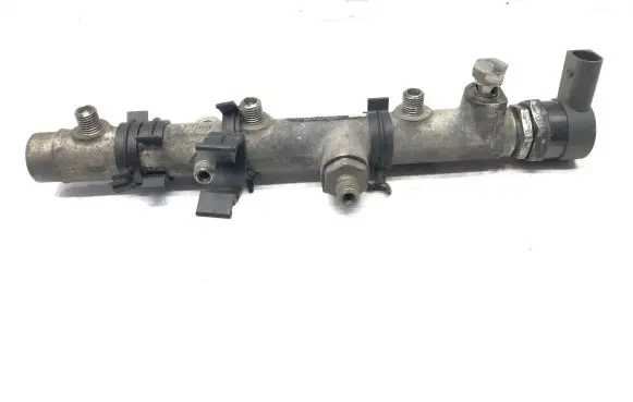 Volkswagen Phaeton Fuel main line pipe 05913009J F09110030J