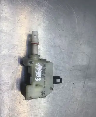 Fuel tank cap lock motor