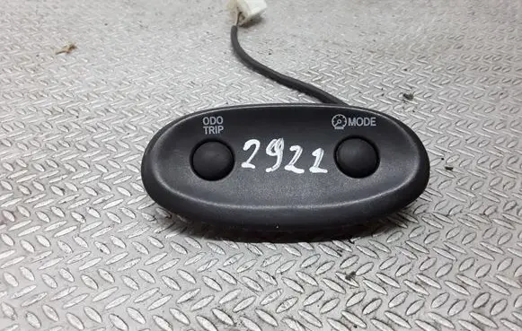 Toyota Yaris Cruise control switch 