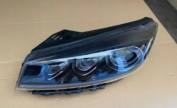 KIA Sorento Headlight/headlamp C592122210 20190826 S1980C90173