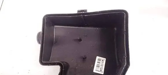 Volvo S60 Fuse box cover 8651137