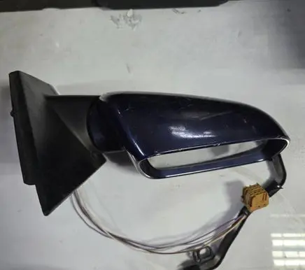 Volkswagen Polo Front door electric wing mirror E1010695