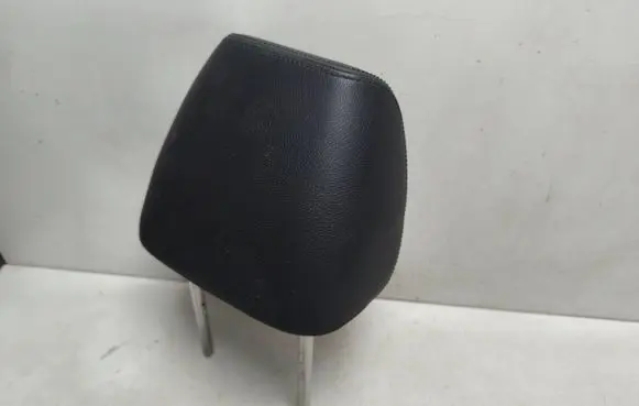 Volkswagen PASSAT CC Front seat headrest