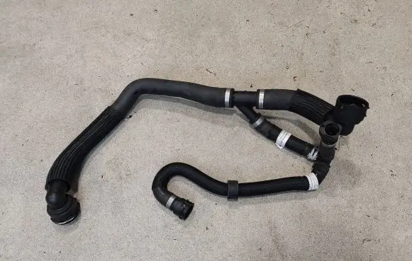 Land Rover Range Rover Evoque L551 Engine coolant pipe/hose K8D28260AC K8D28C480AA