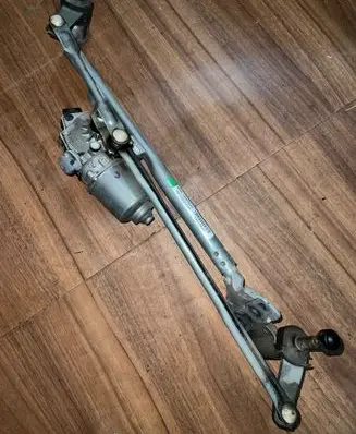 BMW X6 F16 Front wiper linkage and motor 7350336