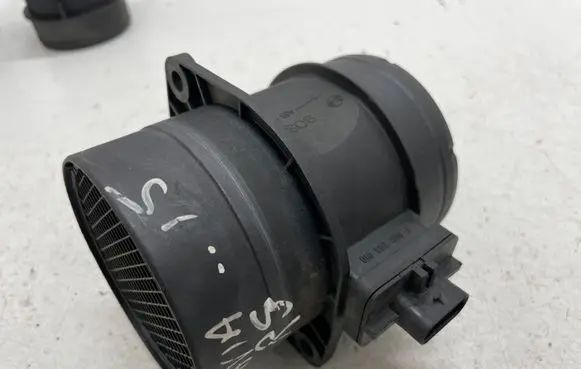 Skoda Octavia Mk3 (5E) Mass air flow meter 0281002956 03L906461A