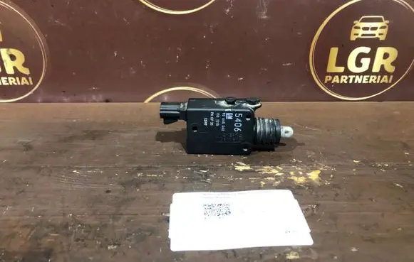 Opel Vectra B Tailgate boot lock/latch motor 90460062