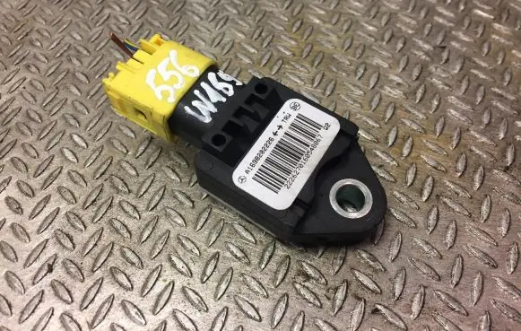 Mercedes-Benz A W169 Airbag deployment crash/impact sensor 1698202226