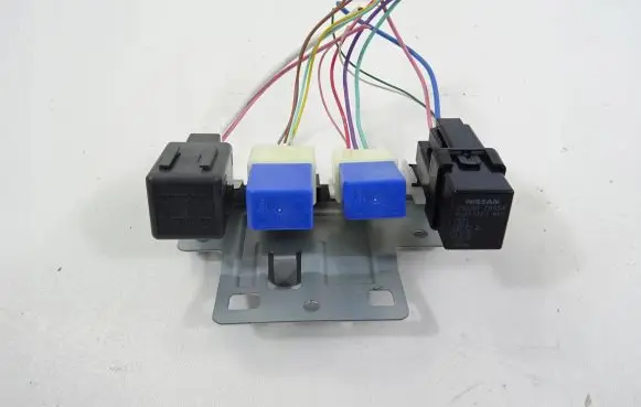 Nissan X-Trail T32 Relay mounting block 