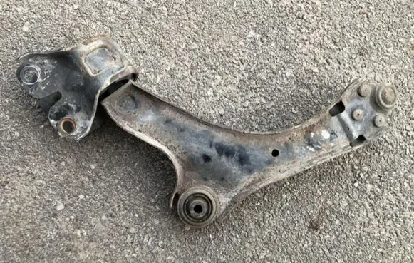 Volvo V70 Front lower control arm/wishbone