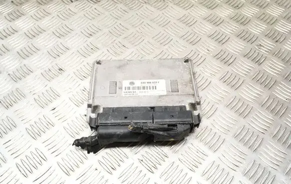 Volkswagen Polo IV 9N3 Engine control unit/module 03D906033F 606509 R4051012
