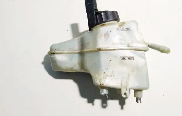 Brake fluid reservoir