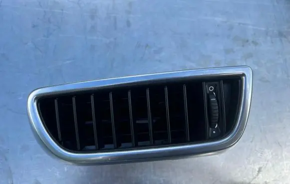 Porsche Cayenne (92A) Rear air vent grill 7P5819727A