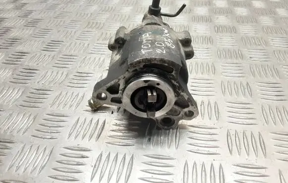 Toyota Corolla E120 E130 Vacuum pump 2930027010