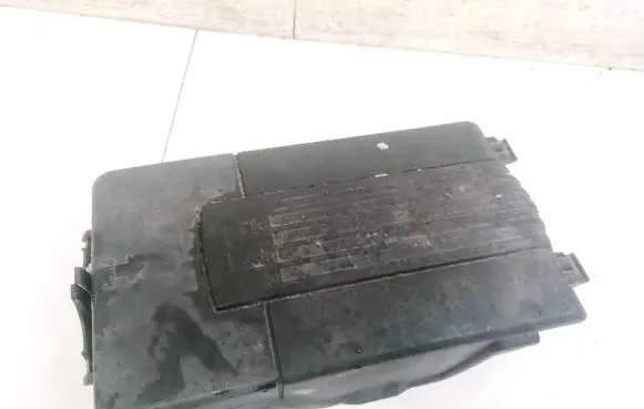Battery box tray