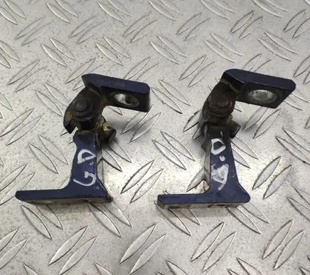 Rear door hinge set