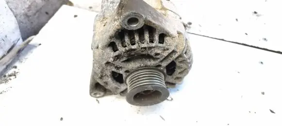 Opel Zafira A Generator/alternator 90561168