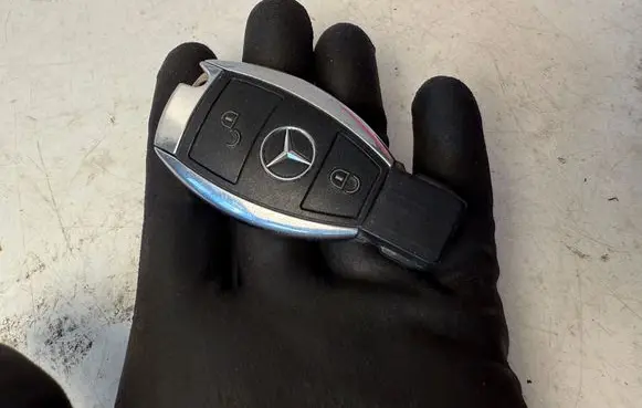 Mercedes-Benz A W176 Ignition key/card 