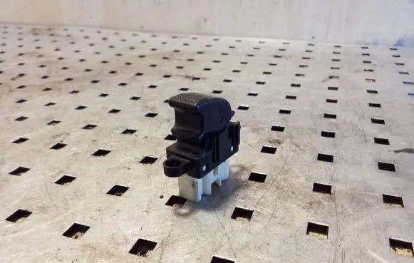 Mazda 6 Electric window control switch