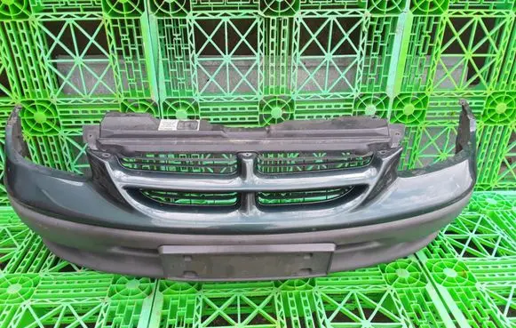 Chrysler Voyager Front bumper