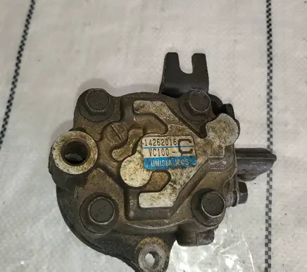 Nissan Patrol Y61 Power steering pump Vc100